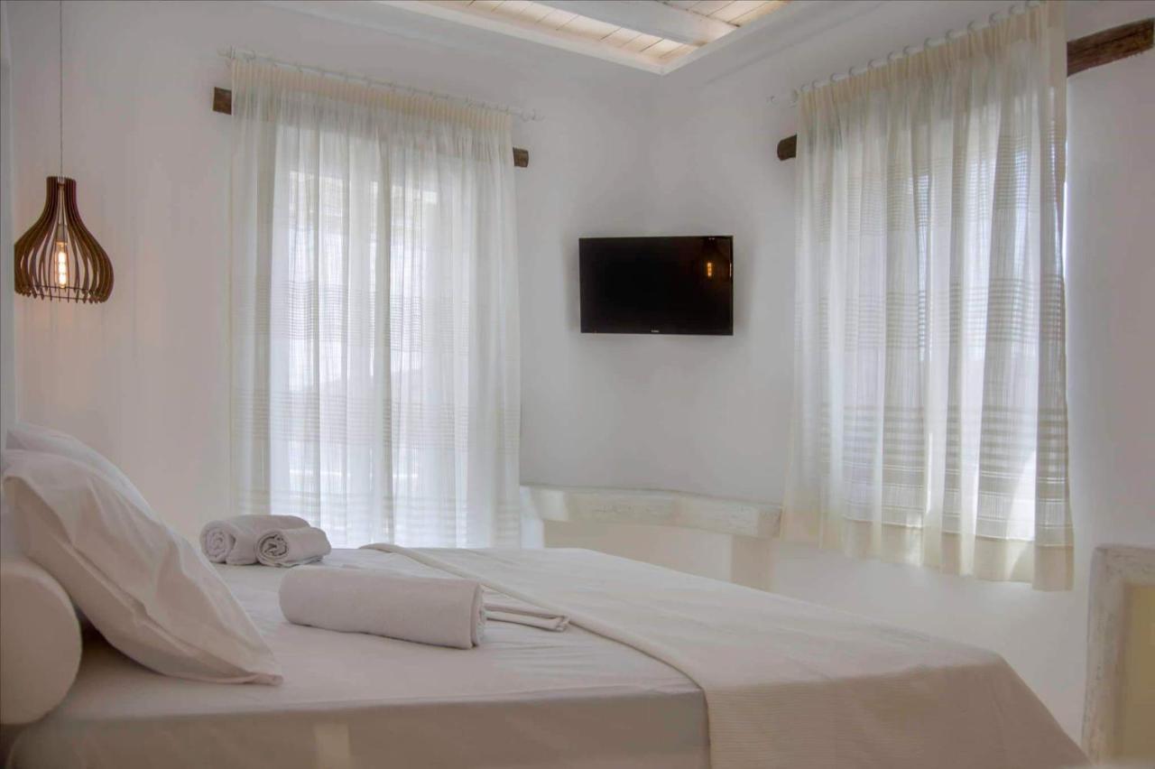Kritamos Suites Irakleia  Exterior foto